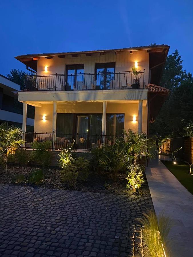 Dv Premium Apartments Siofok Ngoại thất bức ảnh